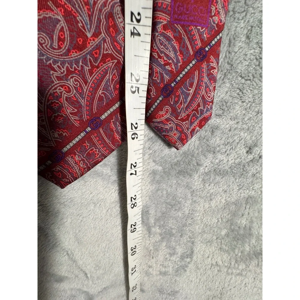 Gucci Accessory Collection Red Paisley 100% Silk‎ Tie Made in Italy Vintage Mens